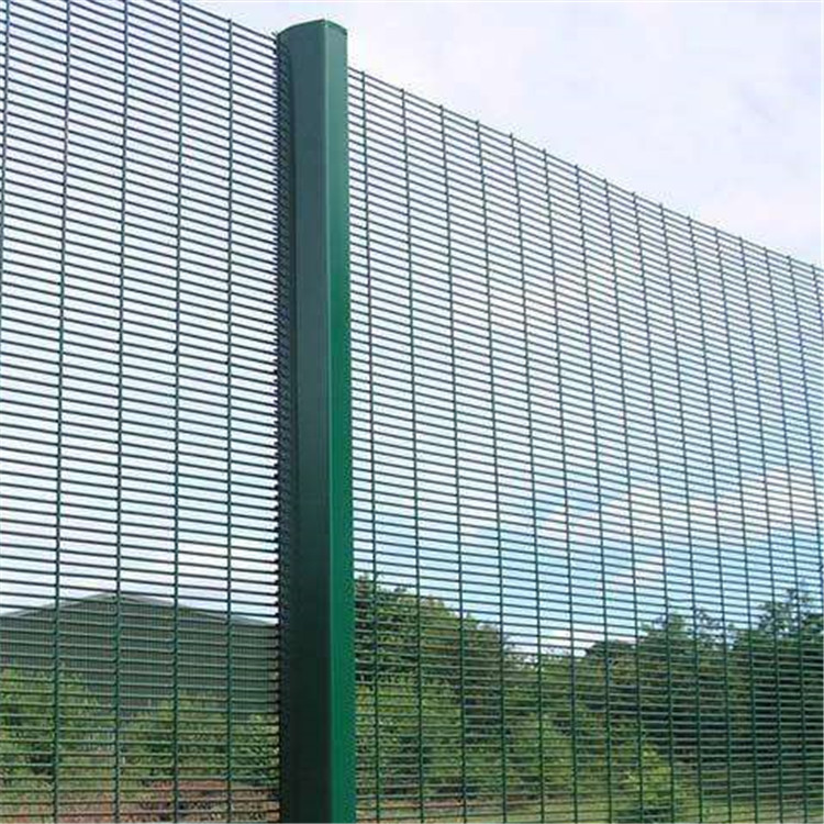 密紋護(hù)欄網(wǎng)358案例展示圖片1 密紋護(hù)欄網(wǎng)358案例展示圖片1
