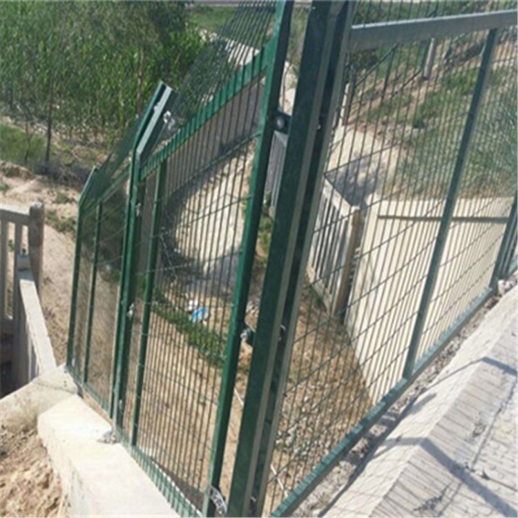 鐵路防護(hù)柵欄案例展示圖片4 鐵路防護(hù)柵欄案例展示圖片4